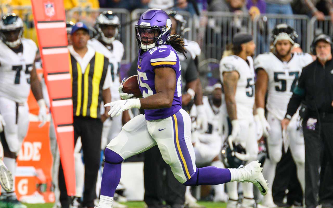 Fantasy Football Mock Draft 2022 - Zero RB strategy 