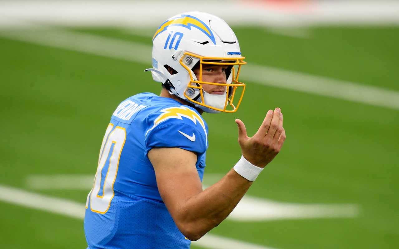 Justin Herbert Fantasy Week 2: Projections vs. Titans, Points and Stats,  Start or Sit - Bleacher Nation