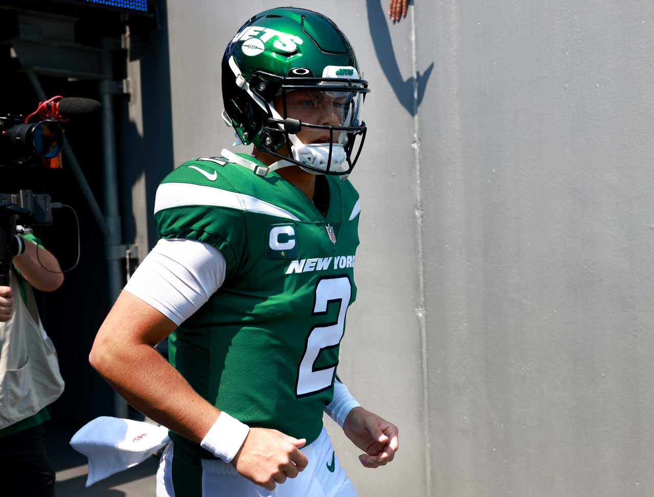 NFL Week 4 Jets and Eagles player prop predictions: Breece Hall, Jalen  Hurts player props and odds 