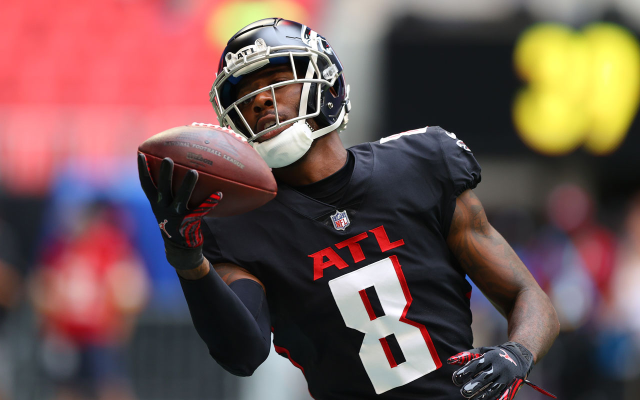 Olamide Zaccheaus of the Atlanta Falcons catches a pass while News Photo  - Getty Images