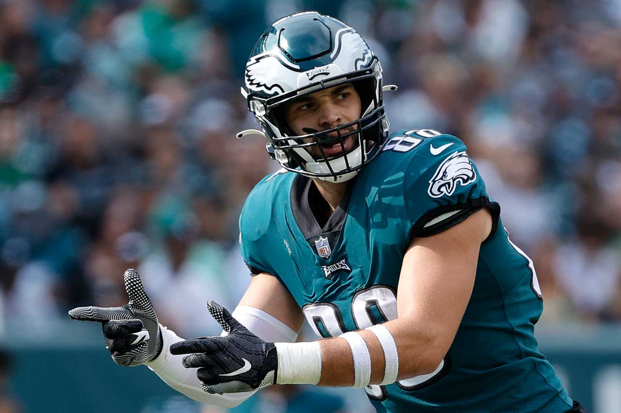 Zach Ertz's fantasy value increases with Dallas Goedert injury