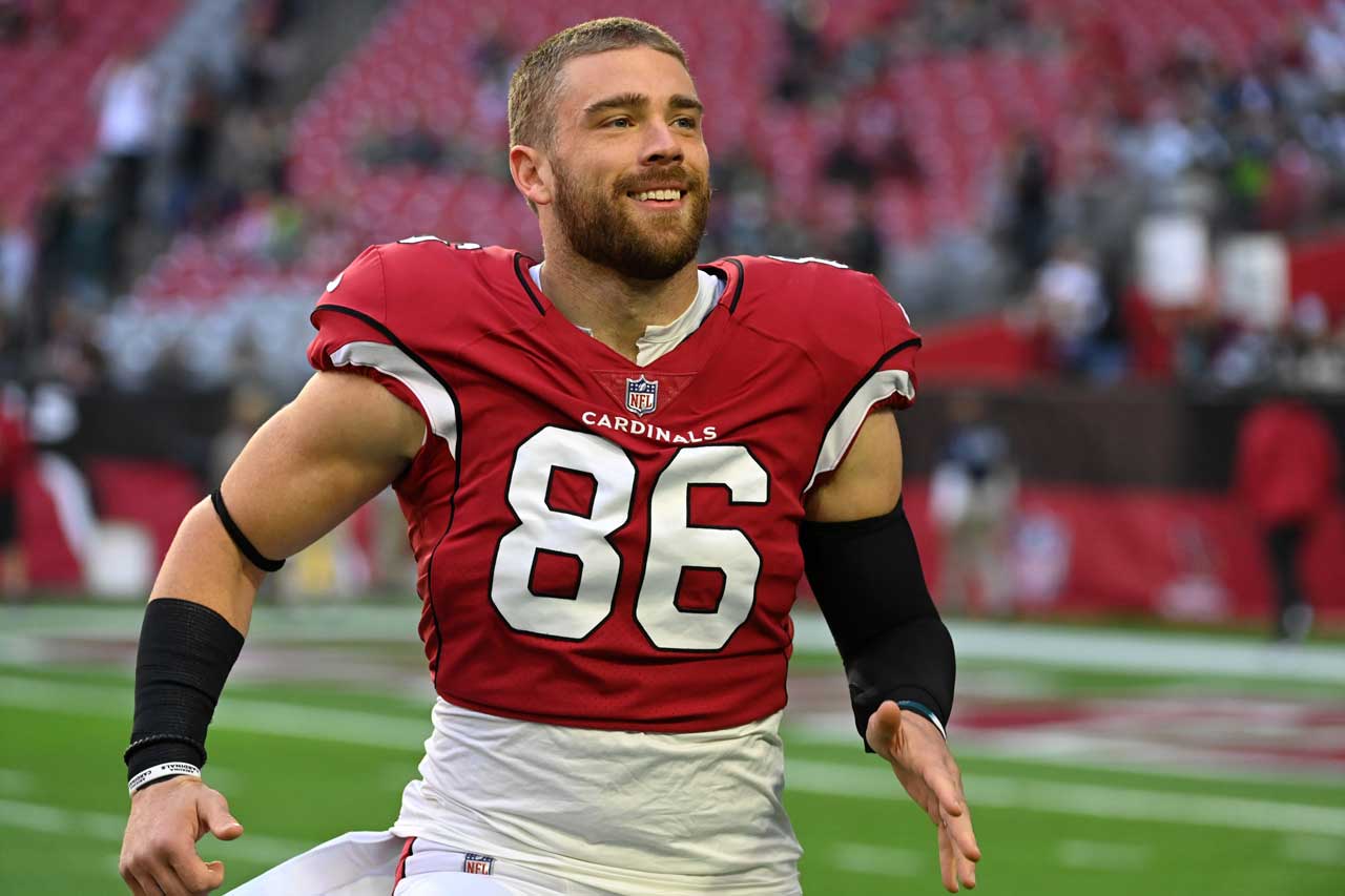 Cardinals tight end Zach Ertz shows up big in debut game with 47