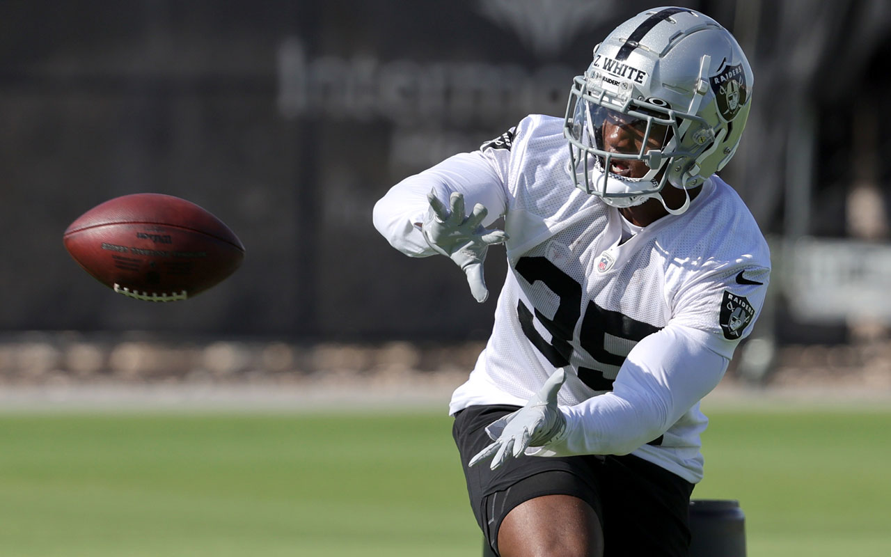 Kenyan Drake provides dual-threat opportunities for Raiders