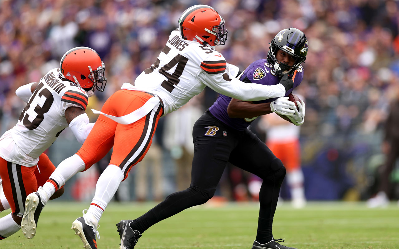 Watch: Akeem Davis-Gaither makes huge playoff INT vs. Ravens