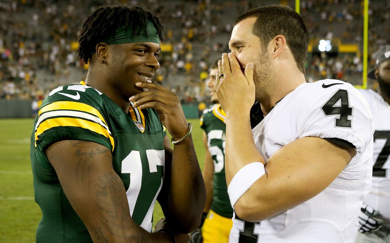 Green Bay Packers wide receiver DAVANTE ADAMS scores a touchdown