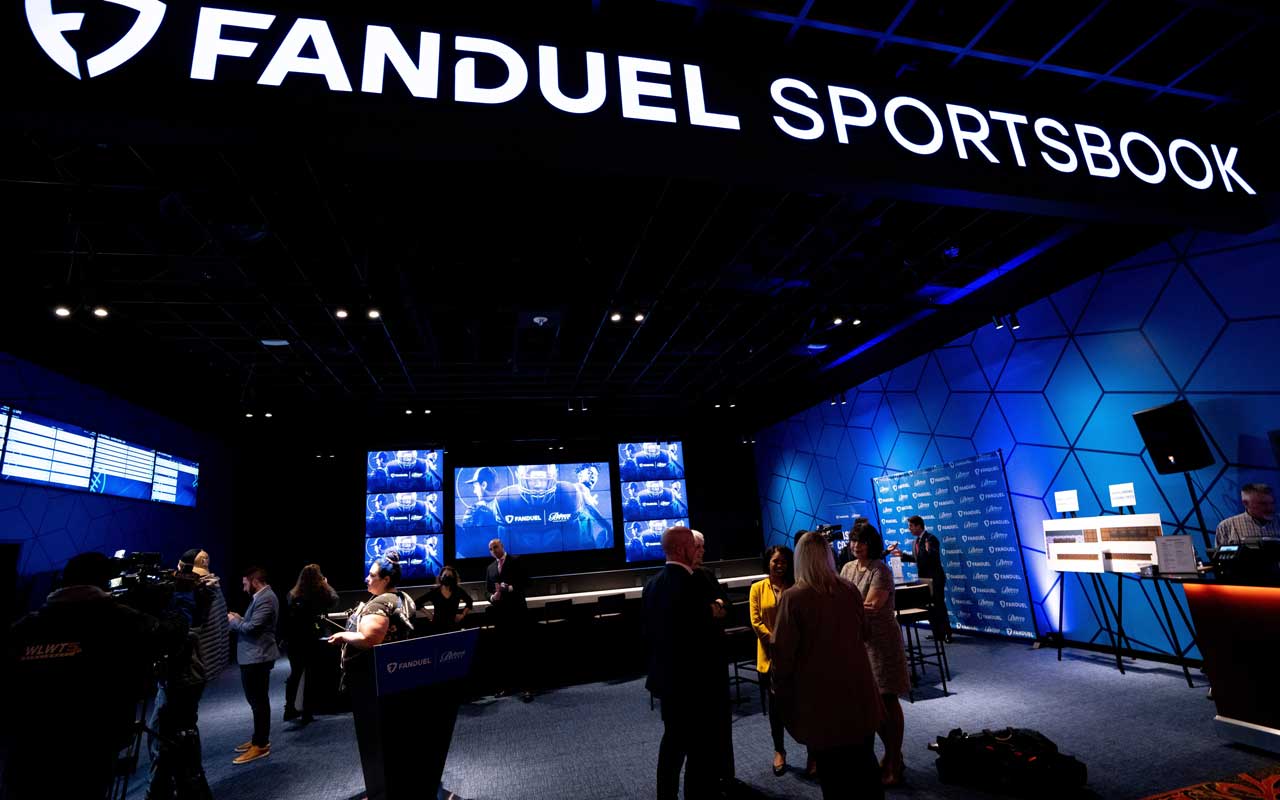 FanDuel promo code for CFB, NFL: $200 bonus, $100 off NFL Sunday Ticket 