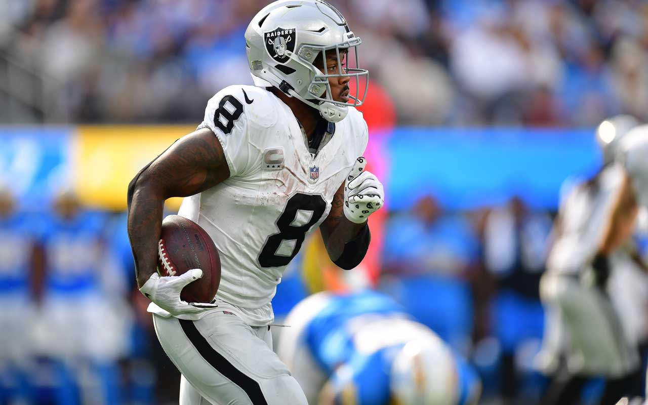 Raiders 2023 schedule release: DraftKings betting odds - Silver