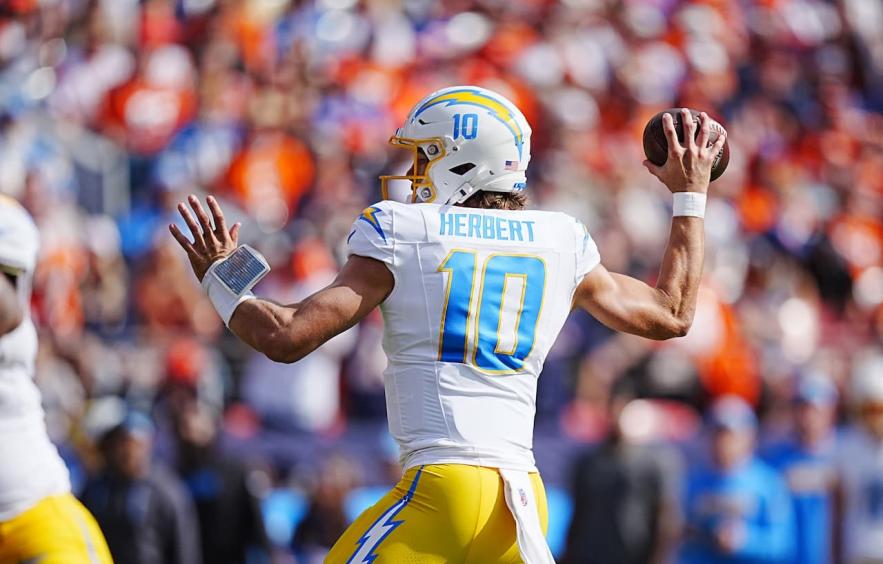 Week 7 DraftKings &amp; FanDuel Showdown Plays: Monday Night NFL DFS for Chargers vs. Cardinals